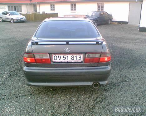 Toyota Carina  E SOLGT billede 1