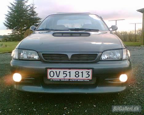 Toyota Carina  E SOLGT billede 2