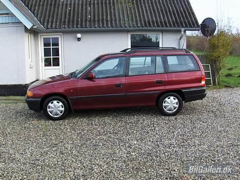 Opel Astra 1.7 TD STC(SOLGT) billede 1