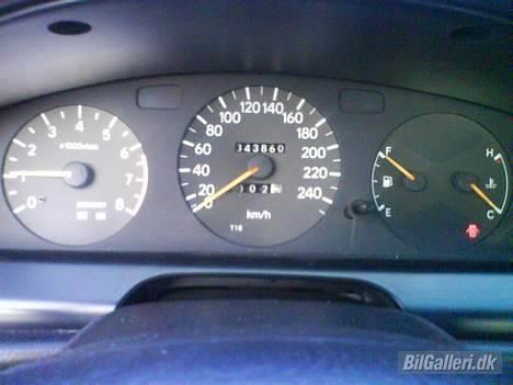 Toyota Carina E billede 3