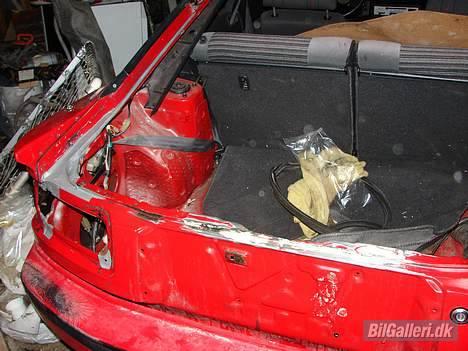 Toyota Celica t16 - Den ene at de to rust opgaver der er på bilen. billede 11