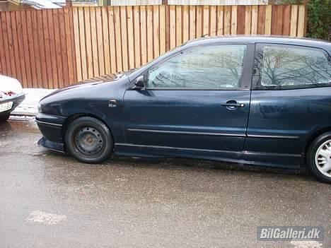 Fiat bravo solgt - har desvæger ikke nolge billeder af bil med både skørter og fælge men det kommer til sommer billede 2