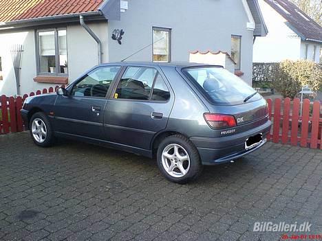 Peugeot 306 total skadet billede 4