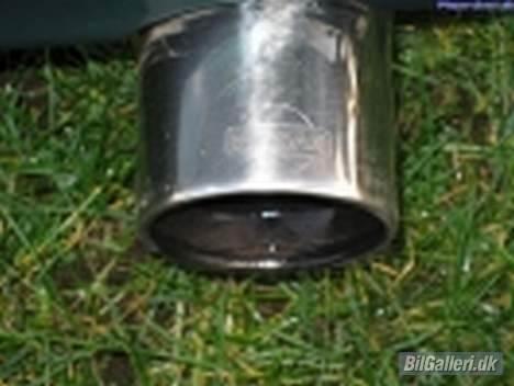 Nissan Almera 1,6 sr - Ingraveret Nissan mærke i potten!! billede 9