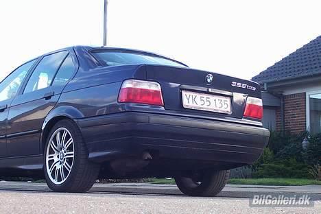 BMW 325 TDS *SOLGT* billede 1