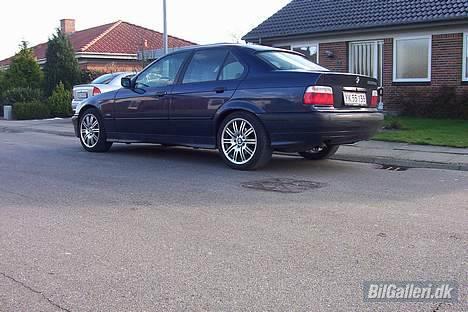 BMW 325 TDS *SOLGT* billede 9