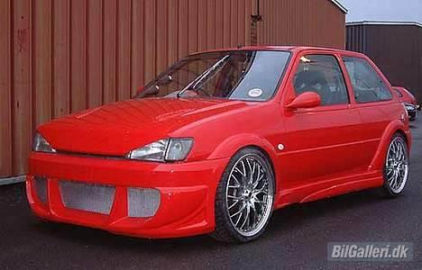 Ford Fiesta 1.8 sport  (solgt) billede 10