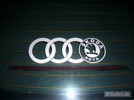 Skoda Superb (KongeSkoda) [SOLGT] - TAK til Hollow.dk for dette fede logo billede 13