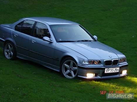 BMW 316i - bilen er nu solgt til min søster så  den  bliver  i familien ;).har fået en ny fed  BMW, tjek den ud ;) billede 1