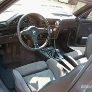 BMW 323i
