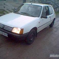 Peugeot 205
