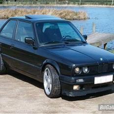 BMW 323i