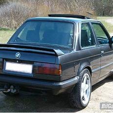 BMW 323i