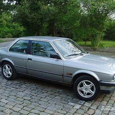 BMW E30 325I