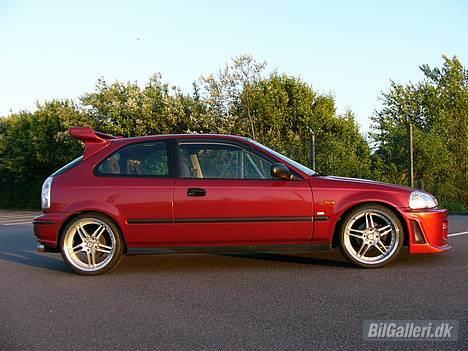 Honda civic solgt billede 2