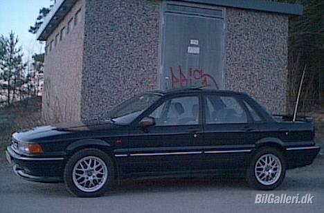 Mitsubishi Galant GLSi 4x4 - med 16" sommerhjul billede 1