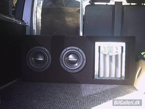 Mercedes Benz 18" Alu Tilsalg - Så er der BASS - 2x1500w Pionner Power billede 10