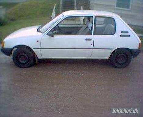 Peugeot 205 billede 2