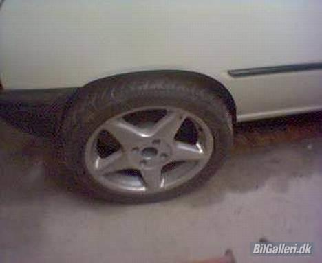 Peugeot 205 - 16  " 235mm kunne ikke være  der!!  PIS billede 3