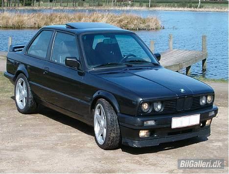 BMW 323i billede 2