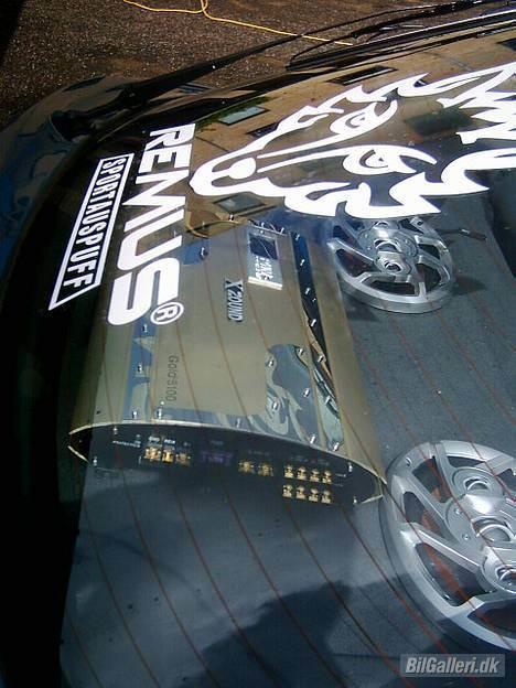 Mazda 323f solgt billede 8