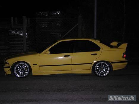 BMW 320 - Sådan så bimmeren ud inden/under renovering billede 1