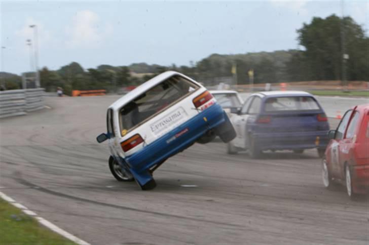Toyota Corolla GT2 Rallycross - sådan kan det gå når man låner sin bil ud til lille bror he he billede 6