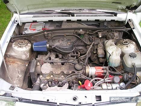 Opel Corsa A (solgt) - Ja det er så bare kastet ned! billede 5