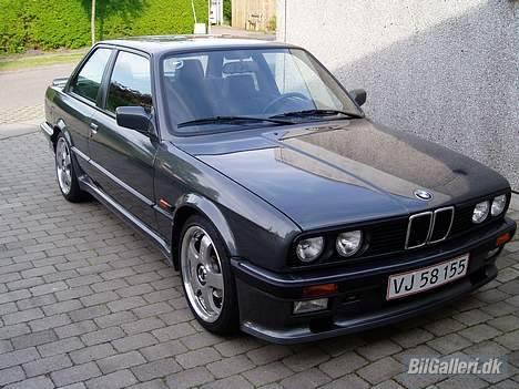 BMW 325 I billede 1
