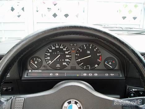 BMW 325 I billede 2