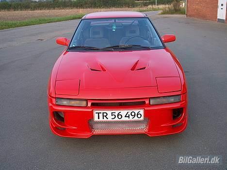 Mazda 323F  billede 1