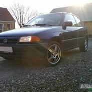 Opel Astra 1,6i * SOLGT! *