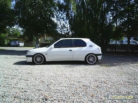 Peugeot 306xs - Sådan så bilen ud, da det hele startede! Lidt er der sket, og den er ikke færdig endnu! :o) billede 18