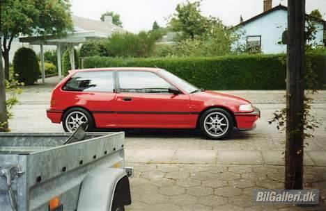 Honda Civic 1,6 - 16v - Kun kørt 151.000 km, da jeg fik den billede 3