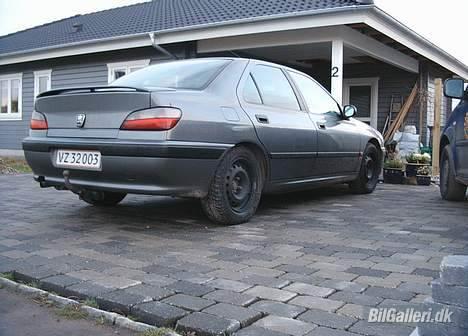 Peugeot 406 1,8 S (solgt) - Således ser hun ud billede 5
