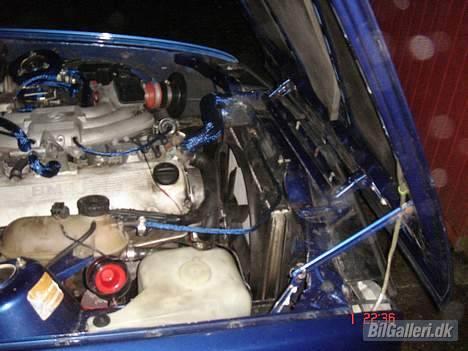 BMW 320 i e30   SOLGT billede 4