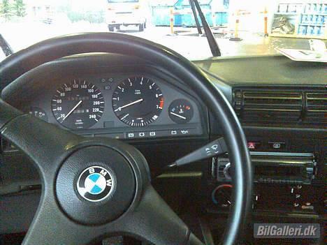 BMW 320i "SOLGT" - Sådan står den nu, den 1/2-2007 billede 5