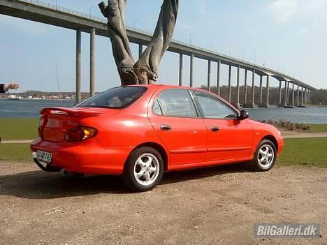 Hyundai ELANTRA 1,6 {SOLGT} - I Svendborg  billede 4