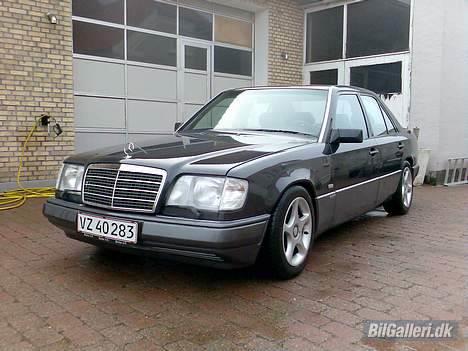 Mercedes Benz W124 300E-24V billede 1