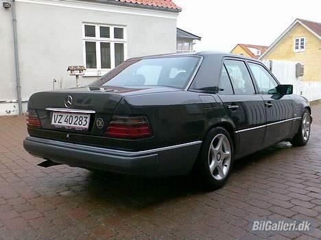 Mercedes Benz W124 300E-24V billede 3