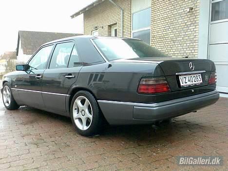 Mercedes Benz W124 300E-24V billede 4