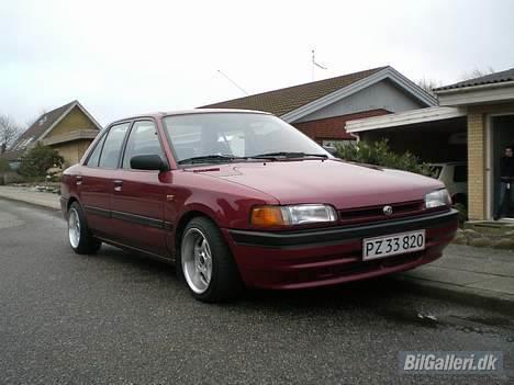 Mazda 323 billede 2