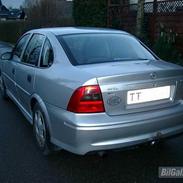 Opel vectra 1,8 elegance