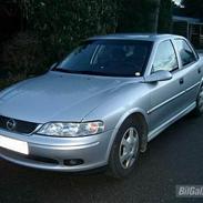 Opel vectra 1,8 elegance