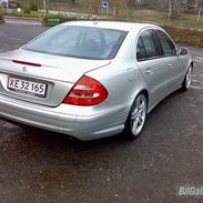 Mercedes Benz E W211