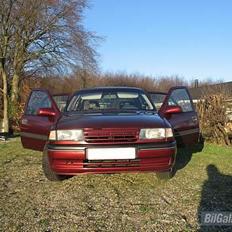 Opel Vectra A GLS SOLGT!!!