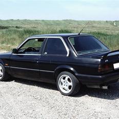 BMW E30 320i - 2,3i SOLGT