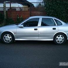 Opel vectra 1,8 elegance