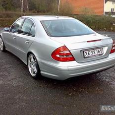 Mercedes Benz E W211