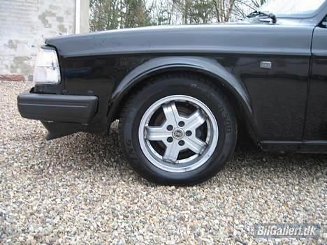 Volvo 244 Turbo SMADRET.. - Mangler listen over kofangeren )_: PS Vinter hjul 15" billede 11